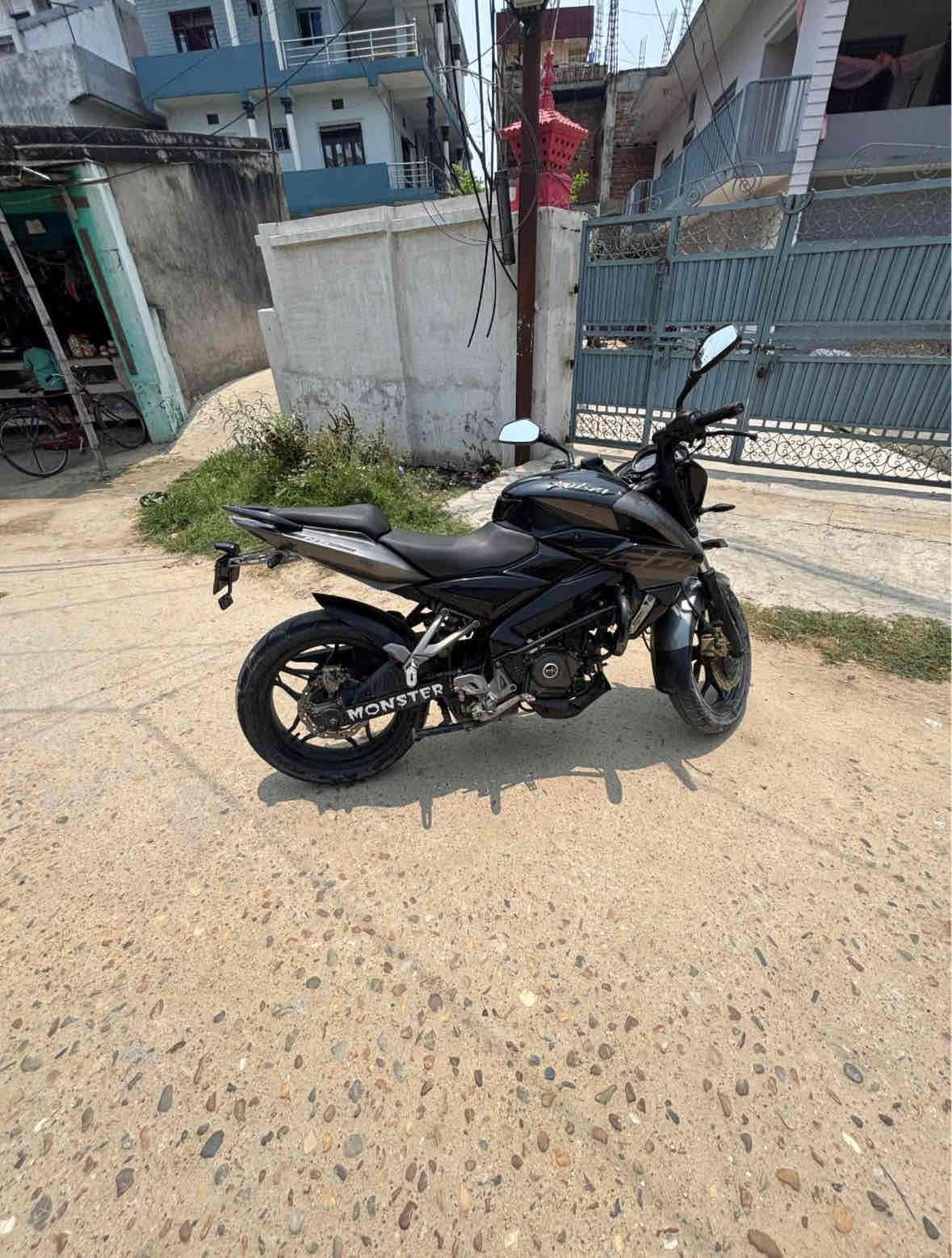 Bajaj NS 200cc image 1